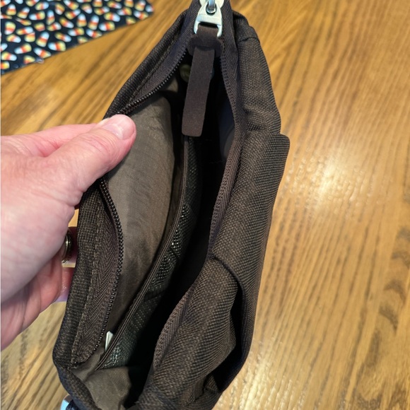 Keen Montclair Crossbody Bag EUC - Picture 6 of 8